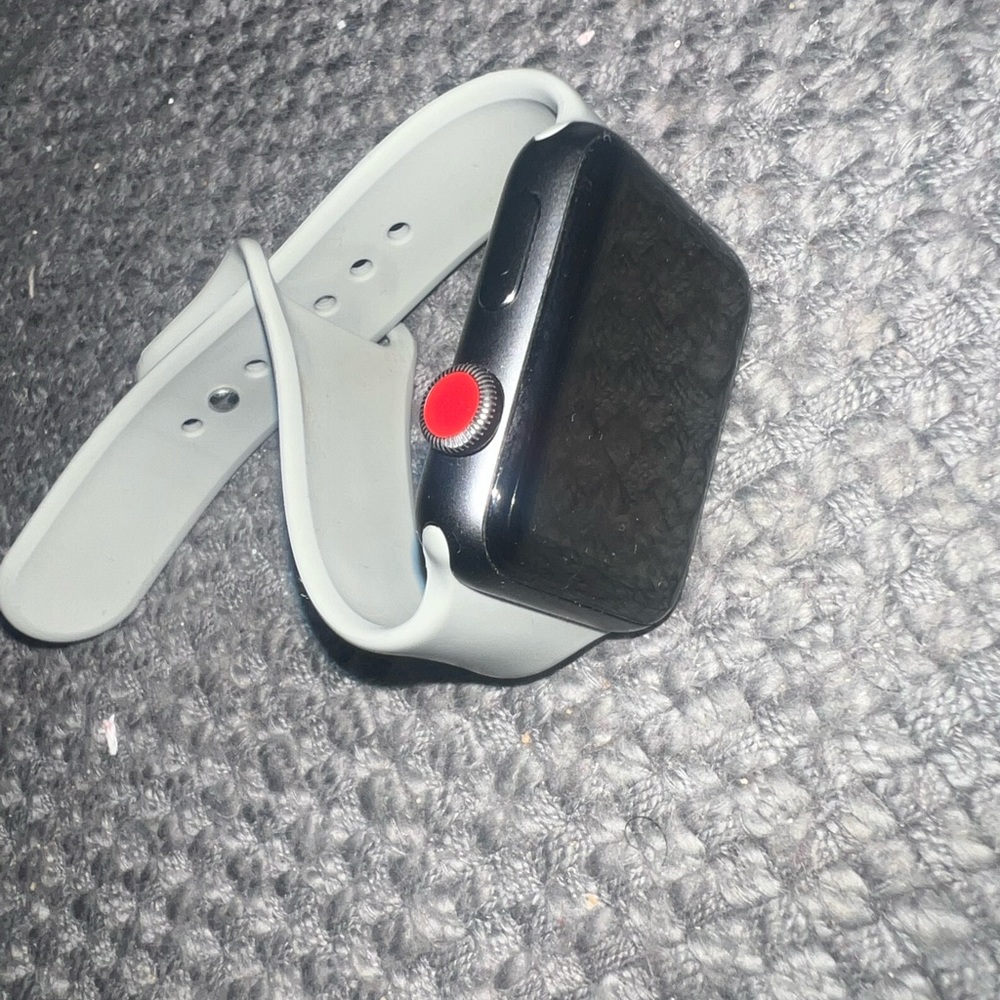 Brand New Apple Watch Series 3 w cellular